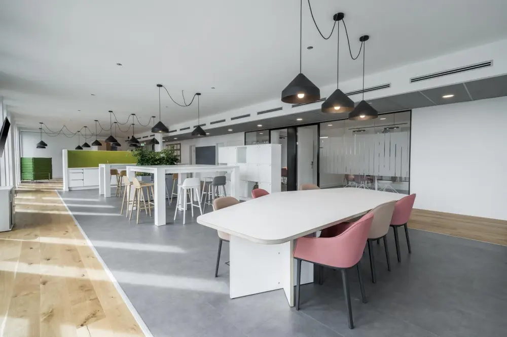 Coworking day pass · Spaces Riga, Zunda Towers