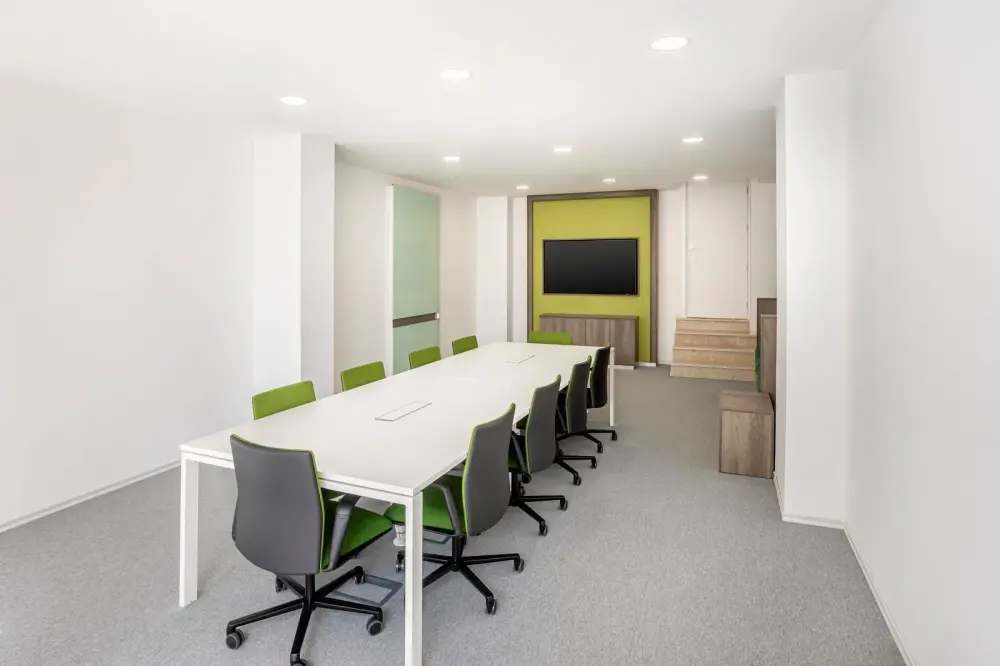 Room MR01 · Regus Sofia, BSR 1 (EUR)