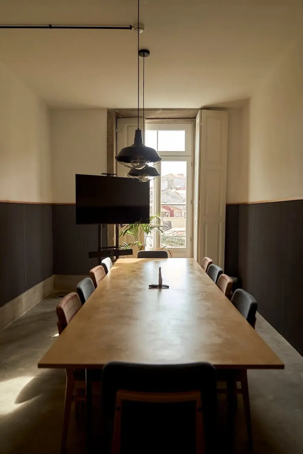 Meeting Room 5 to 10 pax · DeHouse Trindade