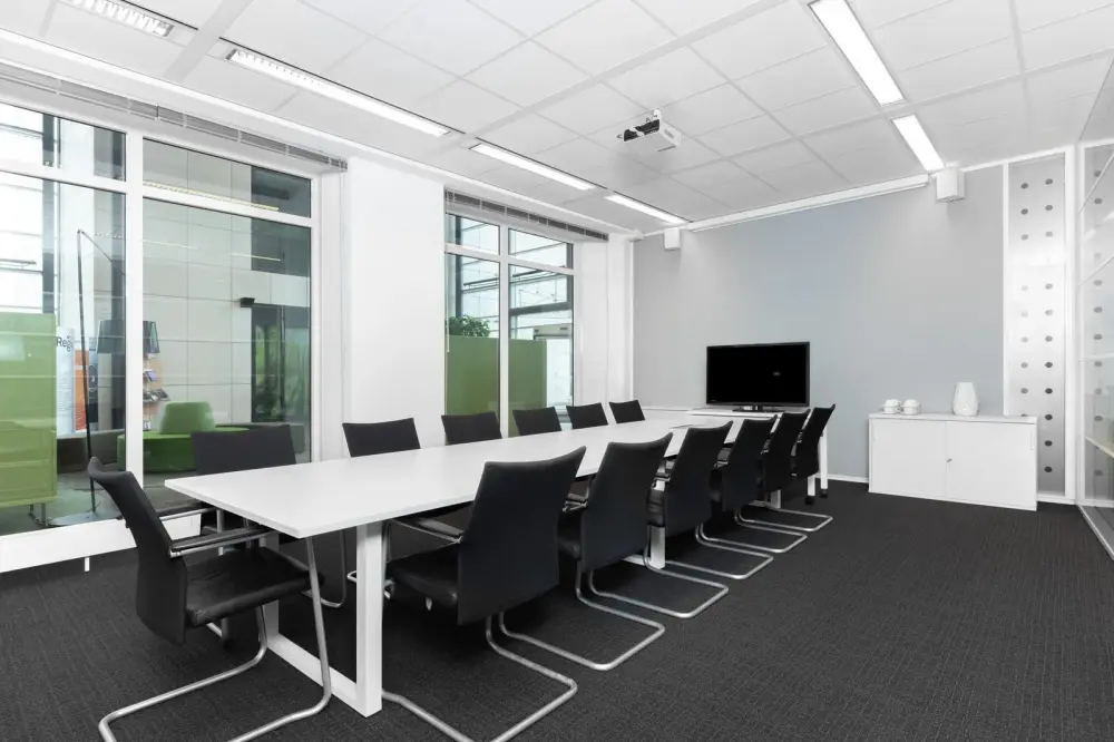 Room Sandown · Regus READING, Forbury Square