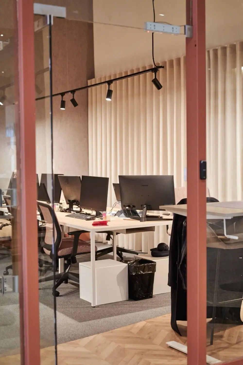 Flex Desk · DeHouse Peninsula