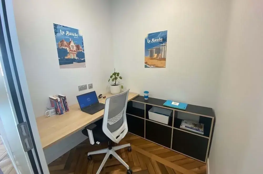 Bureau fermé individuel · La Gare