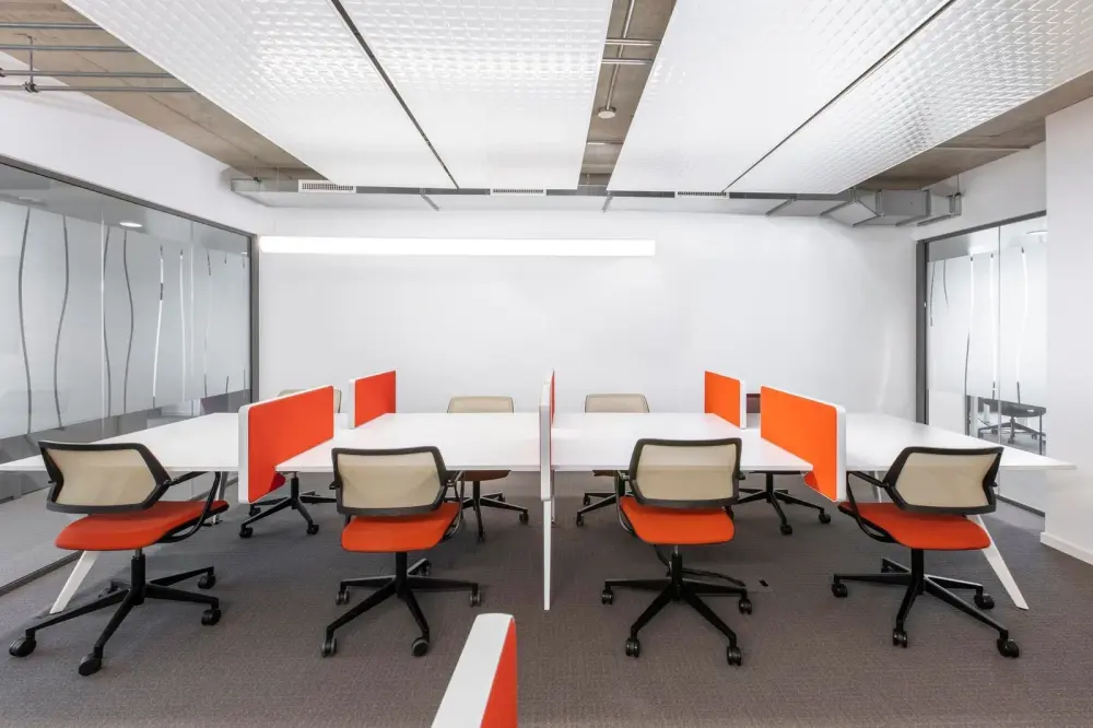 Coworking day pass · Regus Taguig, Regus Alveo Park Triangle Tower