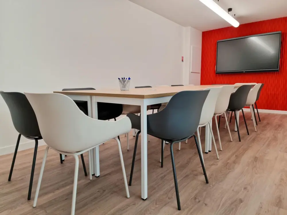 Salle de réunion 16 personnes · ID COWORK
