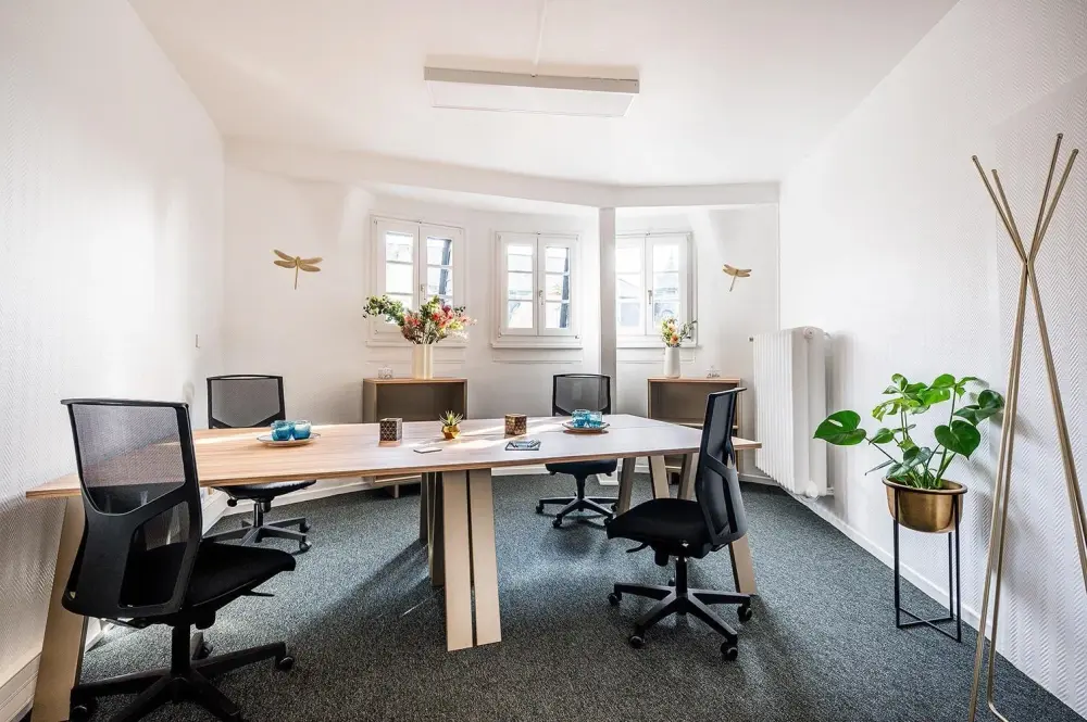 Poste en open space · B'CoWorker Metz