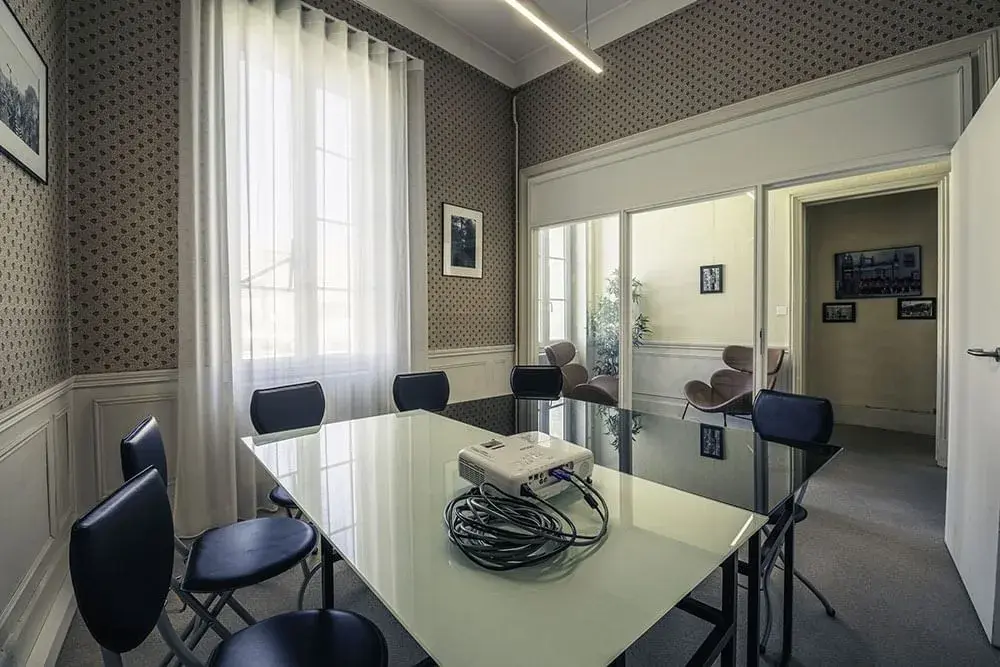 Salle de réunion 6 personnes · L'Appartement Cowork
