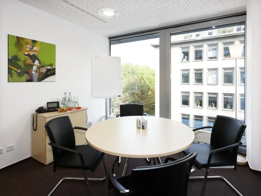 Meeting room CM 510a · Regus BAKU, BWC