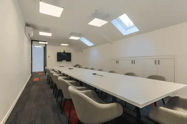 Salle de réunion l'Arsenal · Weasy